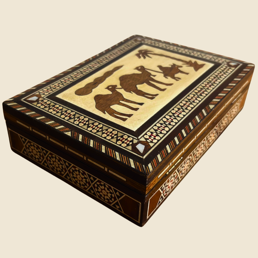 Boîte à Bijoux Damasquinée 1970 – Scène de Chameaux avec Nacre Authentique