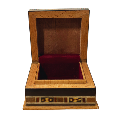 Boîte en Mosaïque Artisanale de Damas – Art Traditionnel & Velours