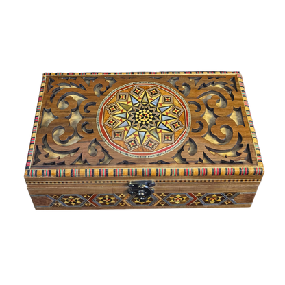 Boîte en Mosaïque Damascène Faite Main – Nacre & Sculpture Artisanale
