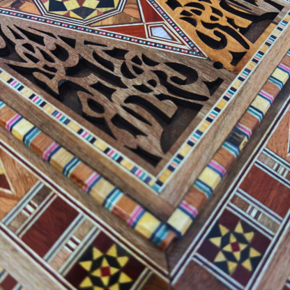 Damasceńska Szkatułka na Biżuterię i Pamiątki – Ręczne Rzemiosło