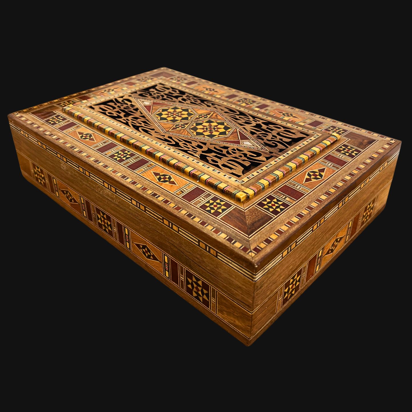 Damasceńska Szkatułka na Biżuterię i Pamiątki – Ręczne Rzemiosło