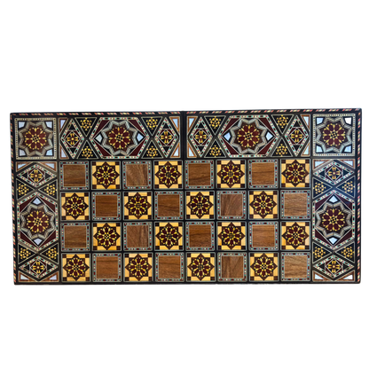 Handgemaakte Damascener Backgammon- & Schaaktafel door Gaby Al Dayeh – Meesterwerk met Parelmoerinleg