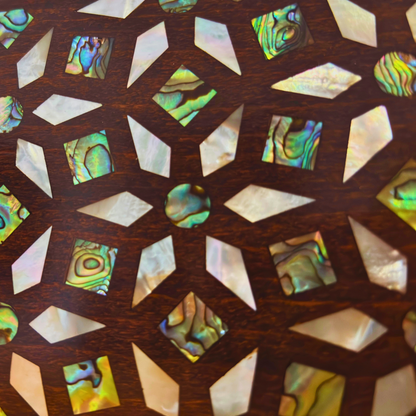 Zenobia – Luksusowa Damasceńska Kopertówka z Orzecha z Wkładką z Masą Perłową & Podszyciem z Brokatu