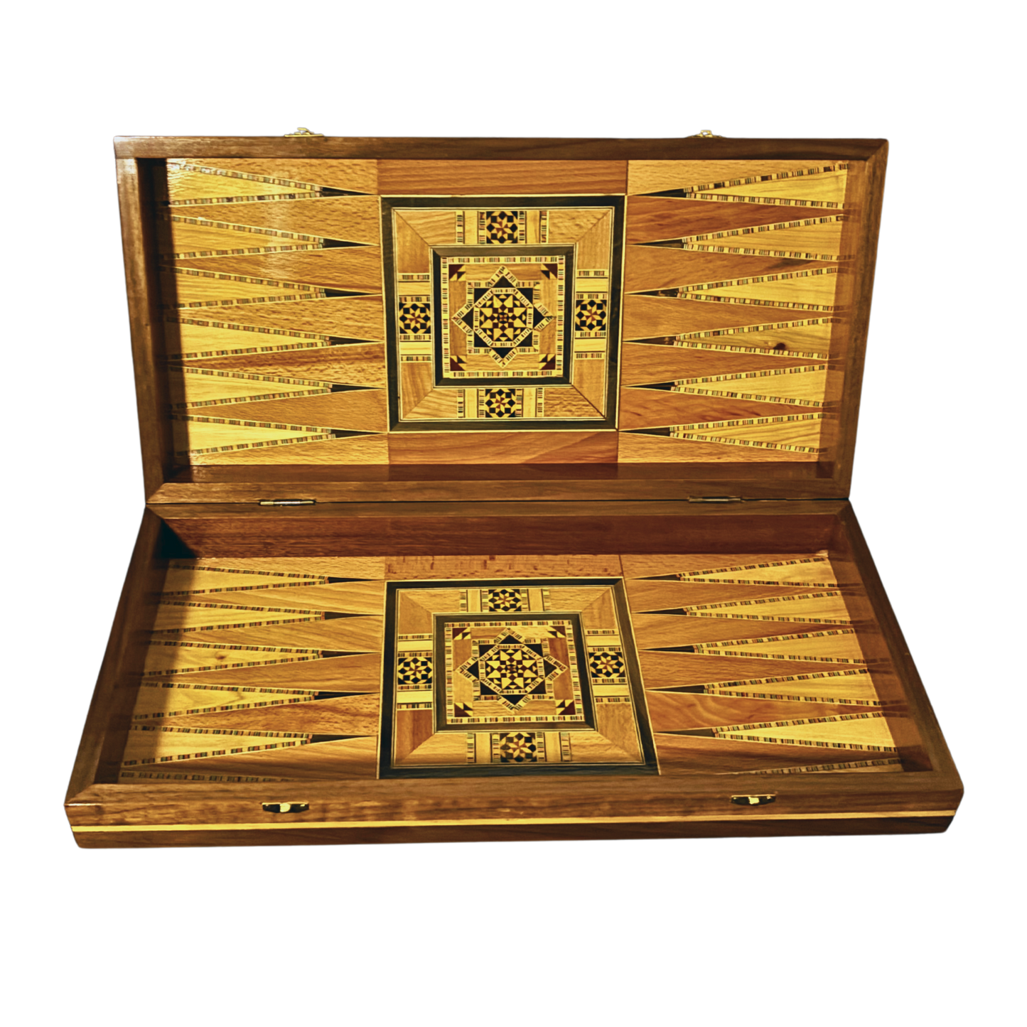 Table Damasquinée d’Échecs et de Backgammon Faite à la Main par Gaby Al Dayeh – Design Classique