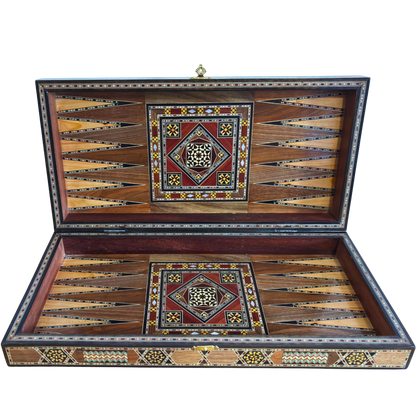 Handgemaakte Damascener Backgammon- & Schaaktafel door Gaby Al Dayeh – Meesterwerk met Parelmoerinleg