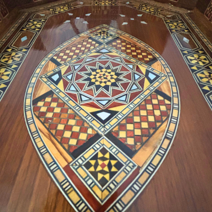 Plateau Damasquiné en Bois – Incrustation de Nacre & Finition Noyer