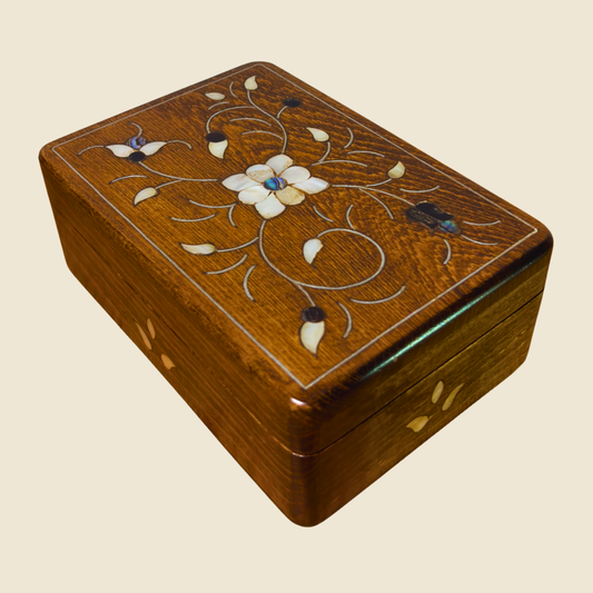 Handgemaakte Damascene Luxe Doos – Parelmoer & Fluweel