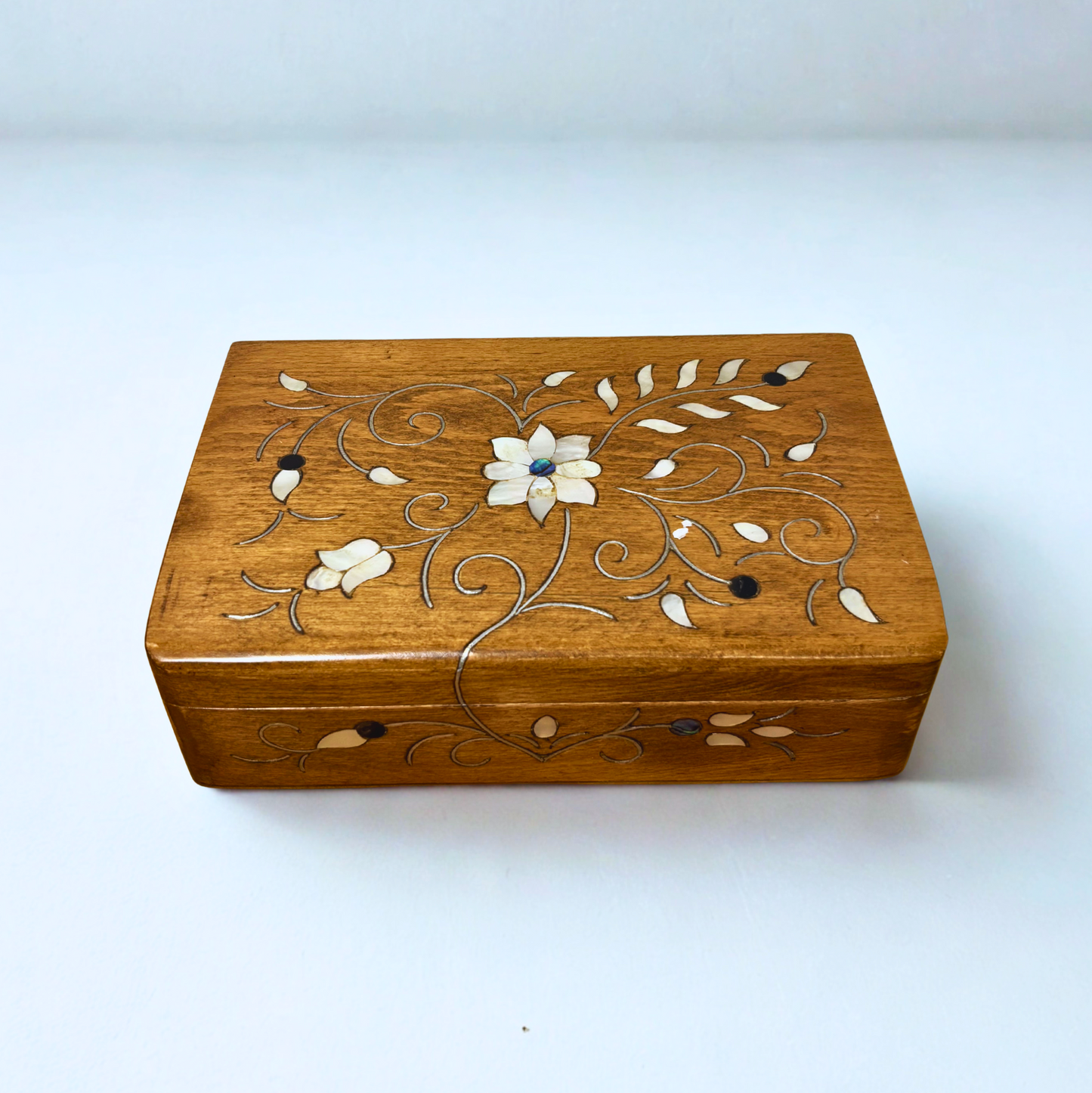 Handgemaakte Damascene Luxe Doos – Parelmoer & Fluweel