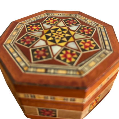 Boîte octogonale en mosaïque damasquinée pour bijoux – Bois artisanal et incrustations en nacre en terracotta rustique et chaleureux