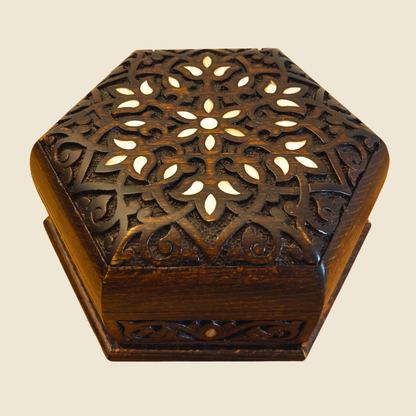 Boîte de Luxe Sculptée à la Main – Nacre & Velours