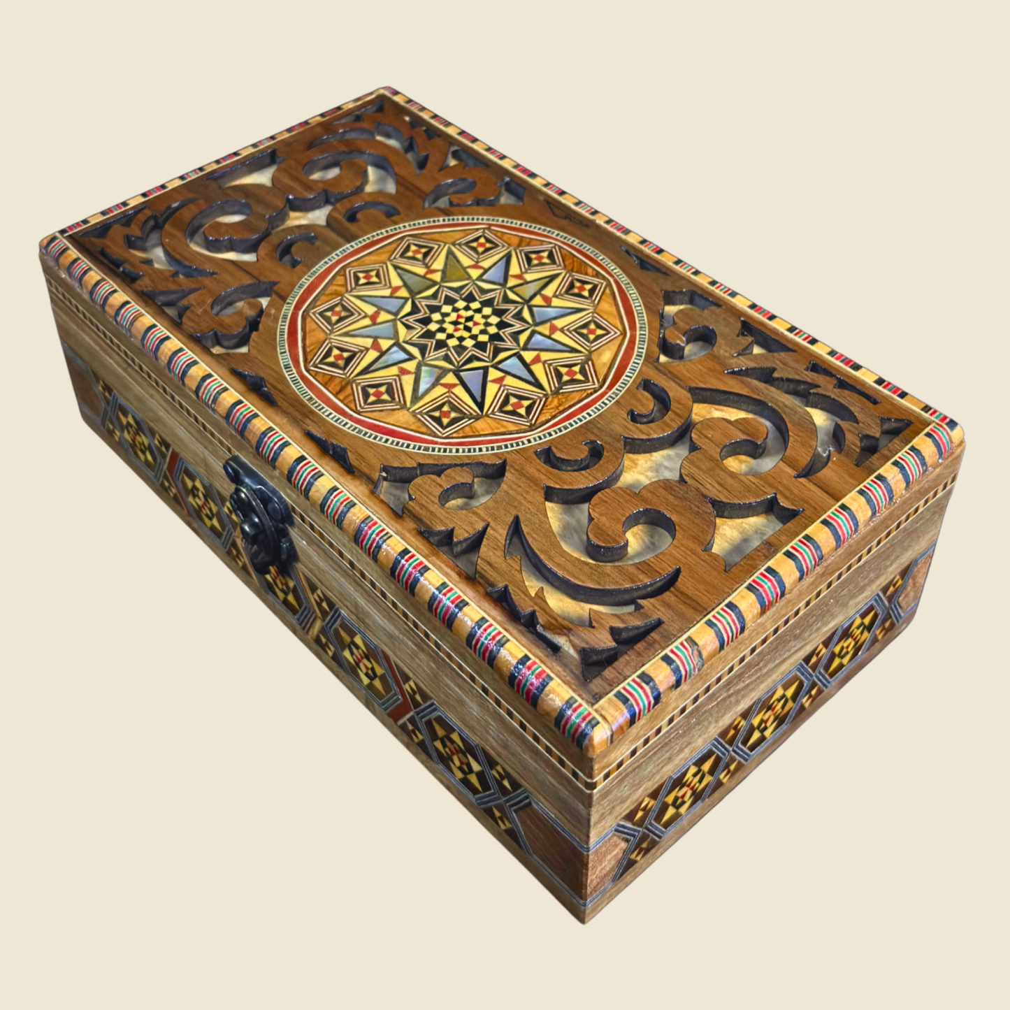 Boîte en Mosaïque Damascène Faite Main – Nacre & Sculpture Artisanale