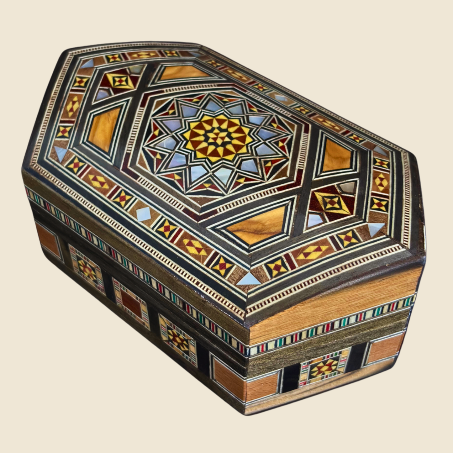 Boîte en Mosaïque Damascène Faite Main – Nacre & Velours