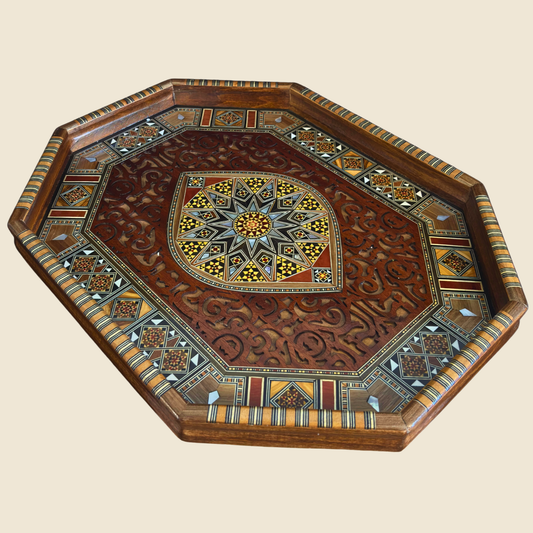Plateau de Service en Mosaïque Damascène – Nacre & Sculpture Artisanale