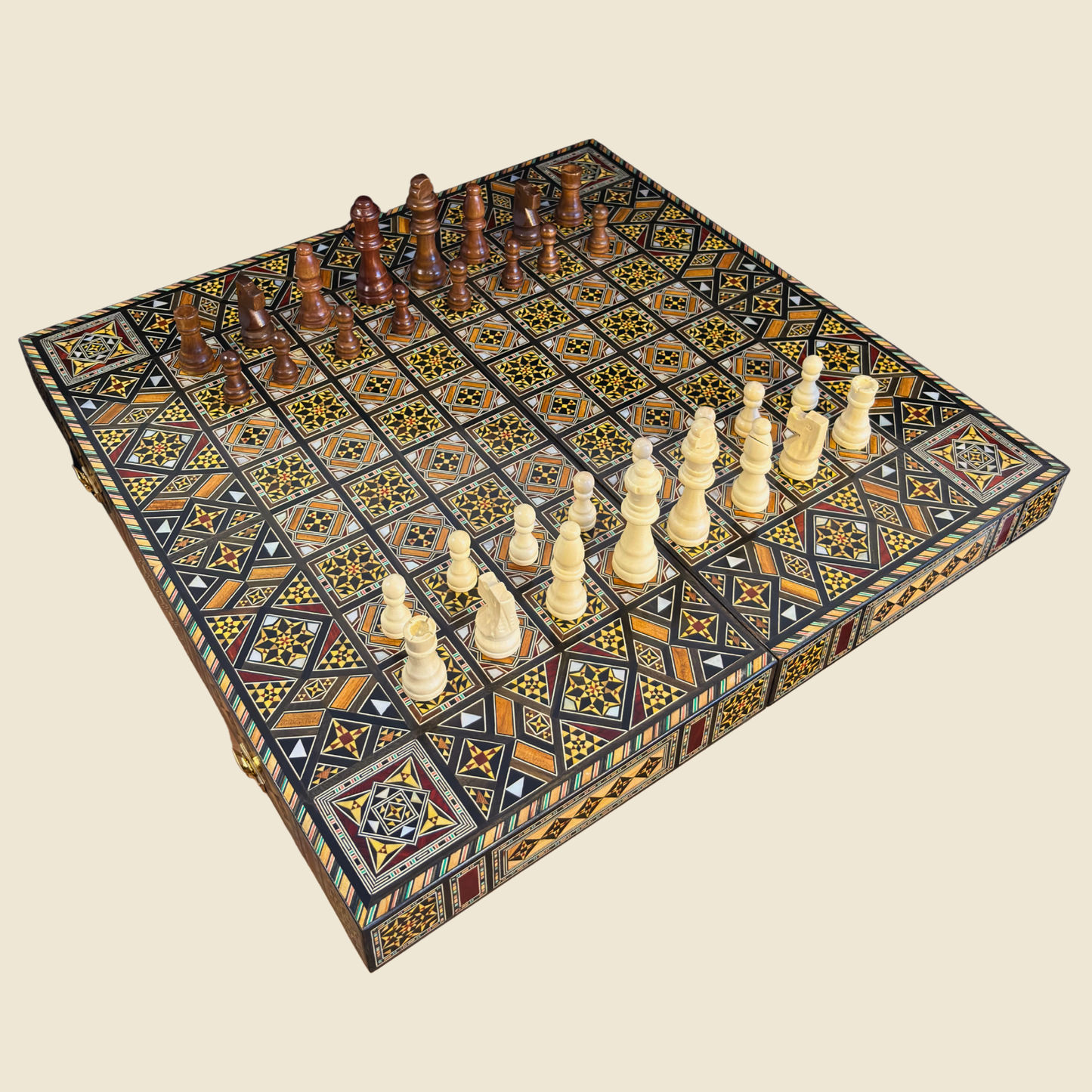 Jeu d’Échecs et de Backgammon de Luxe – Art Damascène & Nacre
