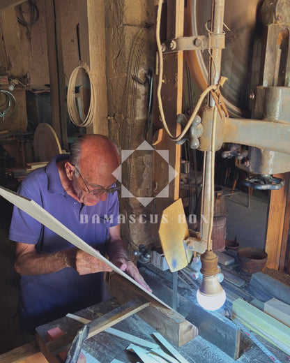 Ręcznie Wykonany Damasceński Stół do Backgammona i Szachów od Gaby Al Dayeh – Arcydzieło z Masą Perłową